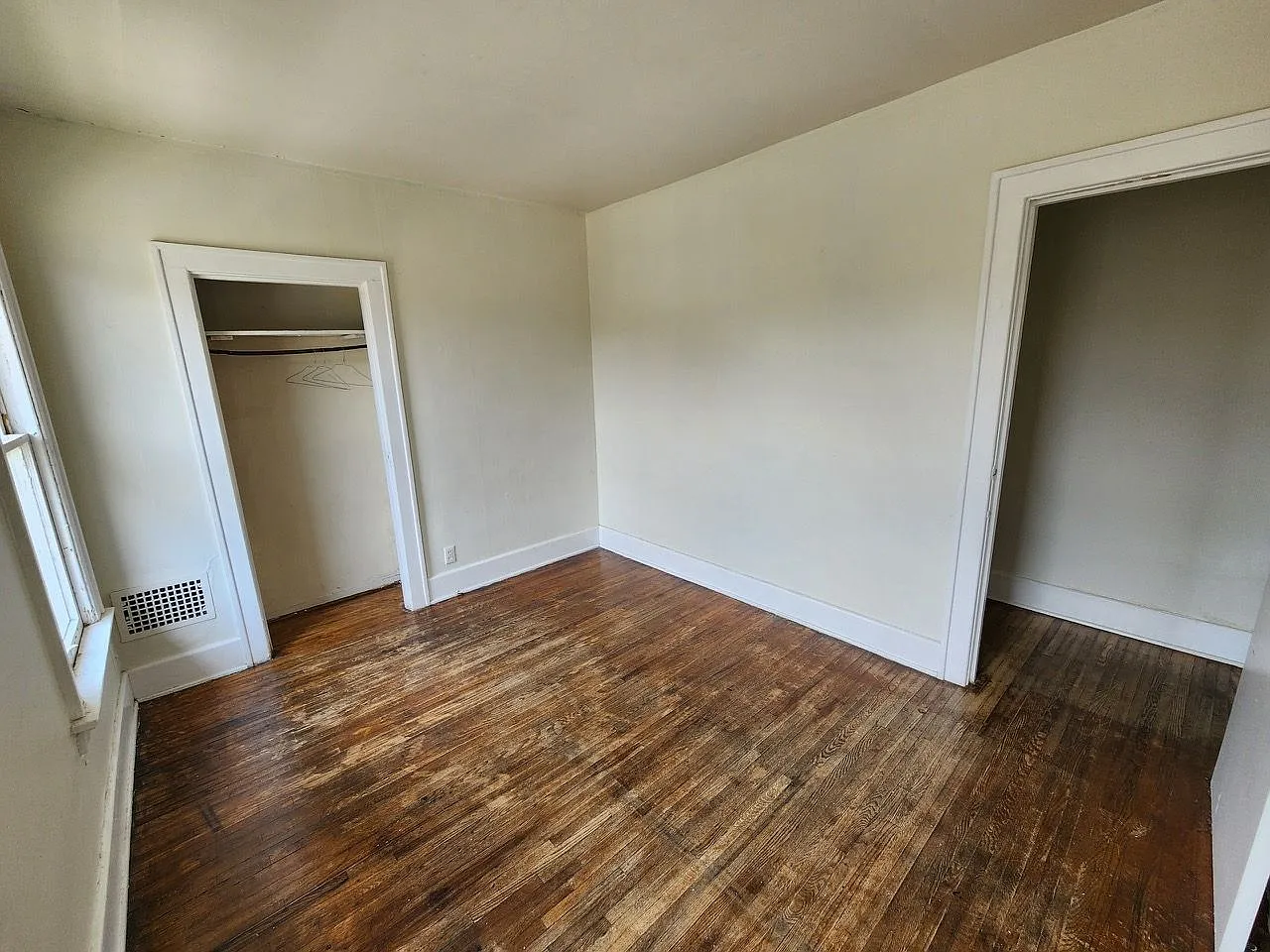 2 bed, 1.0 bath, 1100 sqft, $1,250 — Photo 3