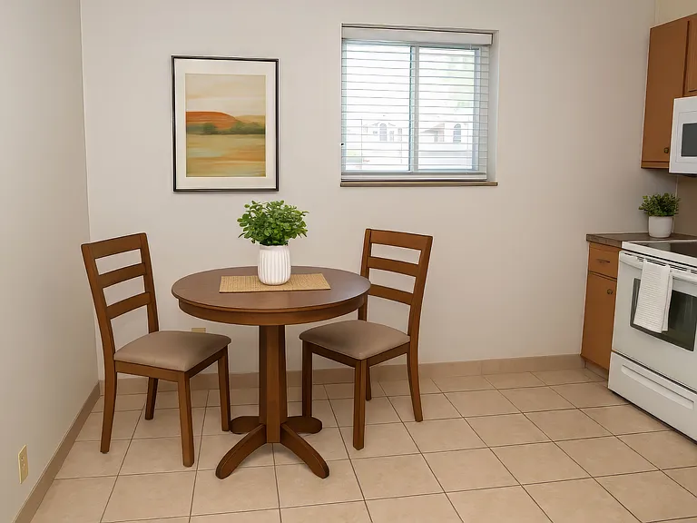 4919 Davenport St #5 — Photo 7