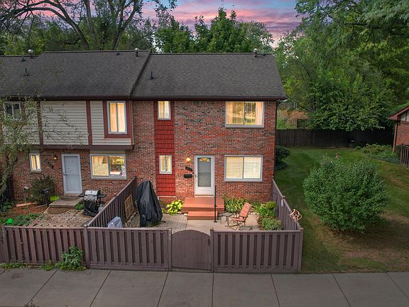 2nd image of 955 N Terrace Ln