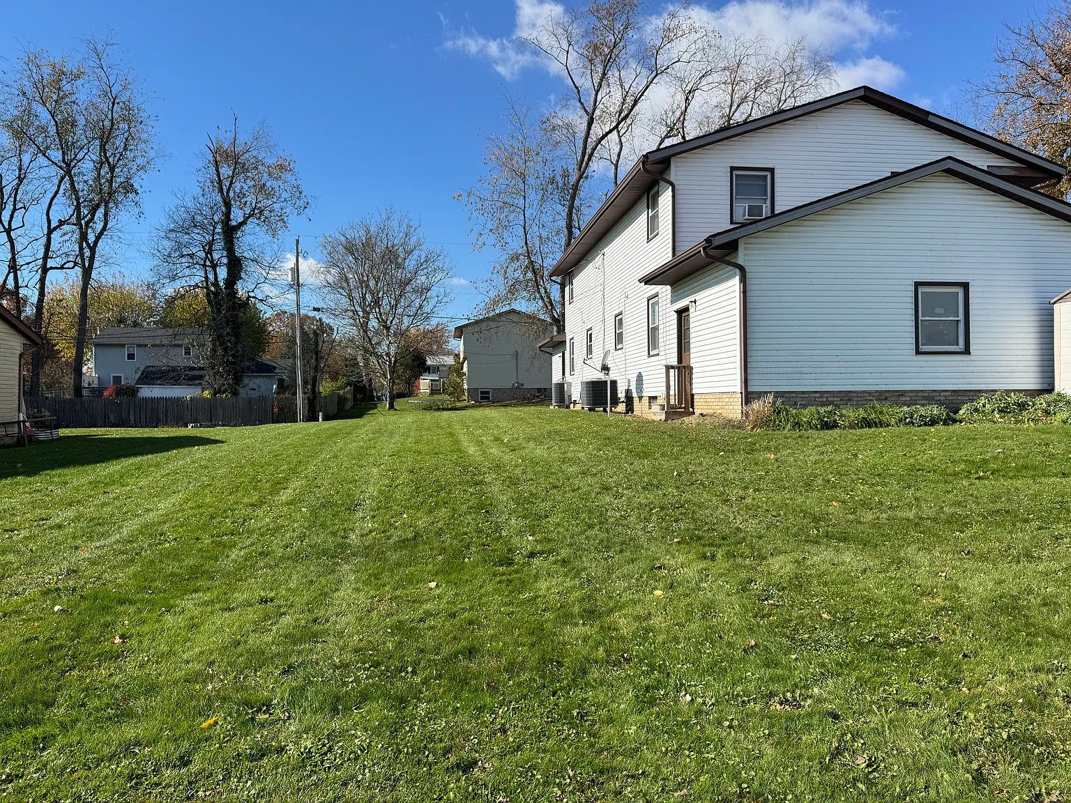 3 bed, 1.5 bath, $1,250 — Photo 2