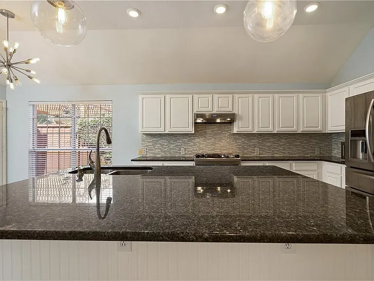6701 Candlecreek Ln — Photo 15