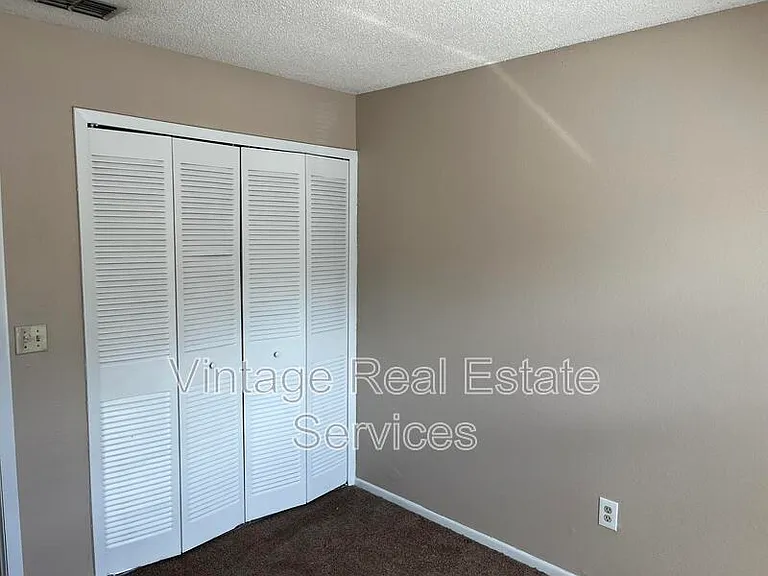 7708 Gulf Ct — Photo 10