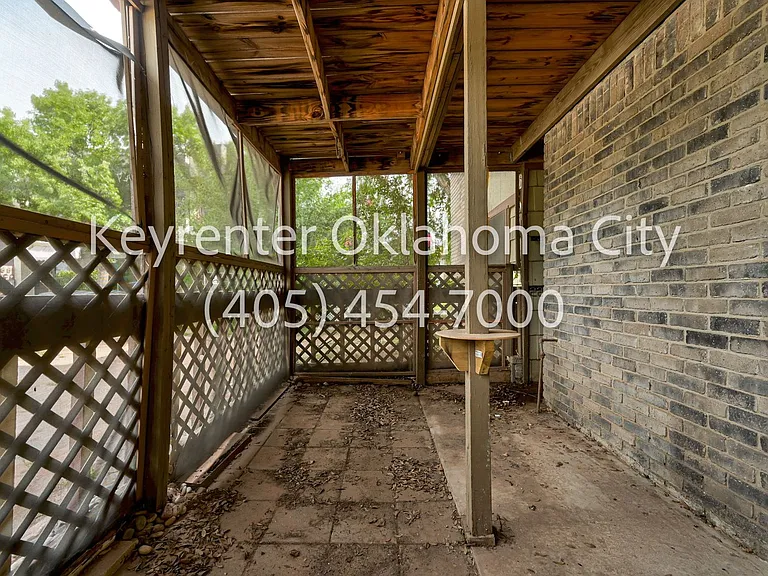 6550 N Meridian Ave Townhouse — Photo 31