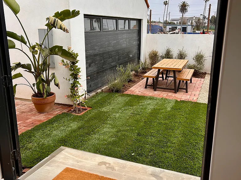406 Beirut Ave — Photo 14