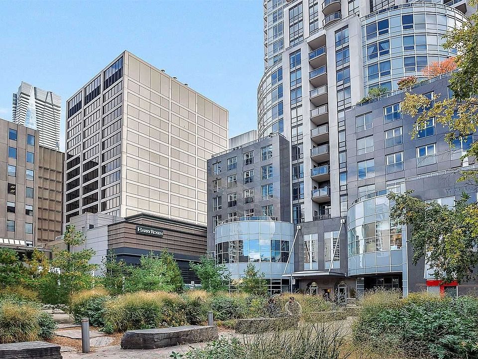 1st image of 10 Bellair St #902