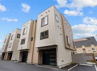 902 21st St UNIT B-1, Anacortes, WA