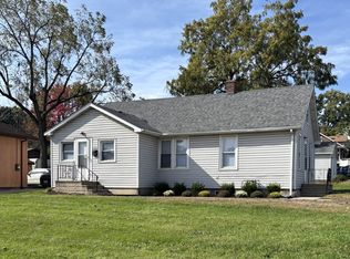 1723 N Broadway St, Crest Hill, IL 60403