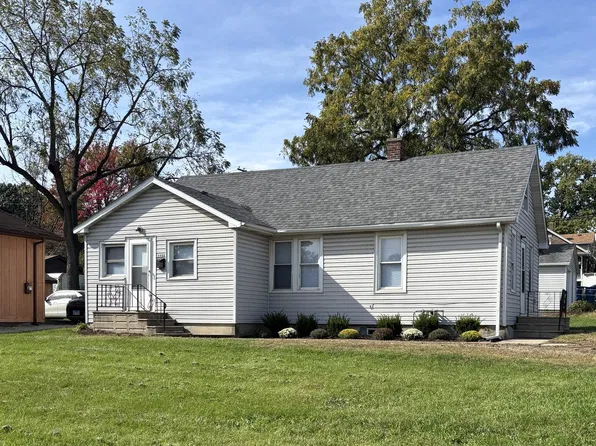 1723 N Broadway St, Crest Hill, IL 60403