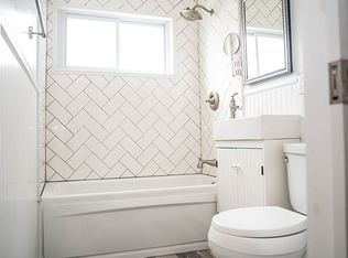 9230 Convent Ave, Philadelphia, PA 19114