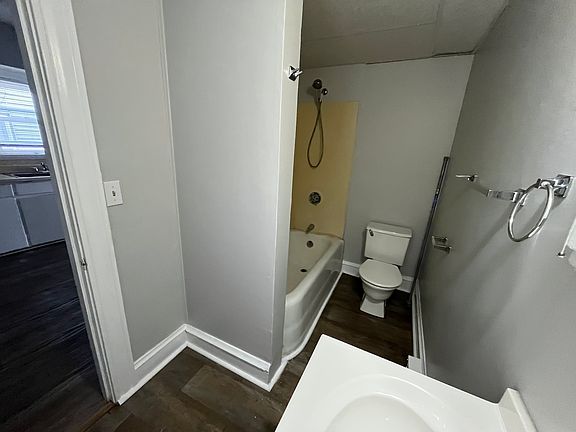 5th image of 61 Meadow St APT 2