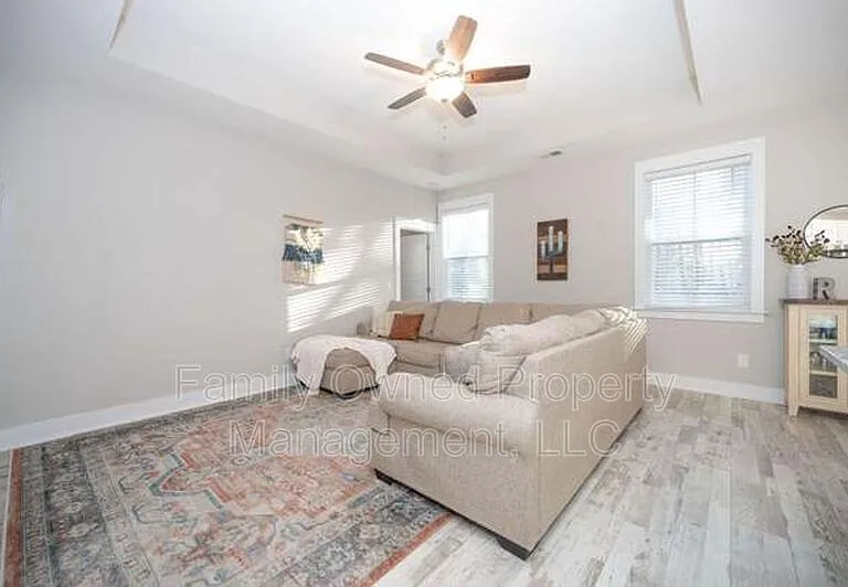 225 Whirlaway Dr — Photo 7