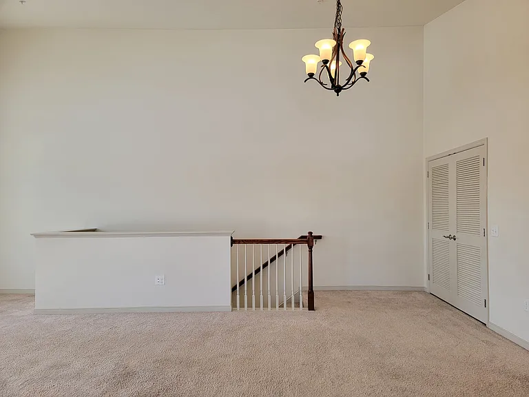 1968 Shady Oak Dr — Photo 2