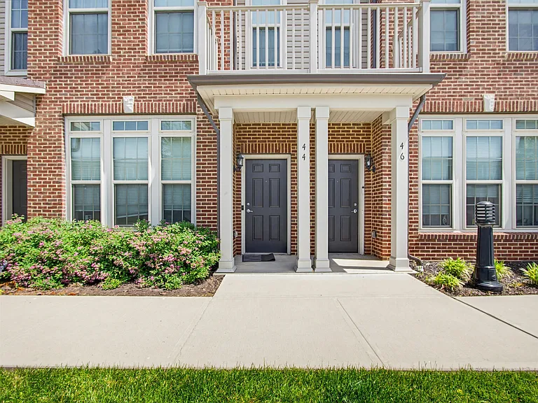 44 Leahy Dr — Photo 3