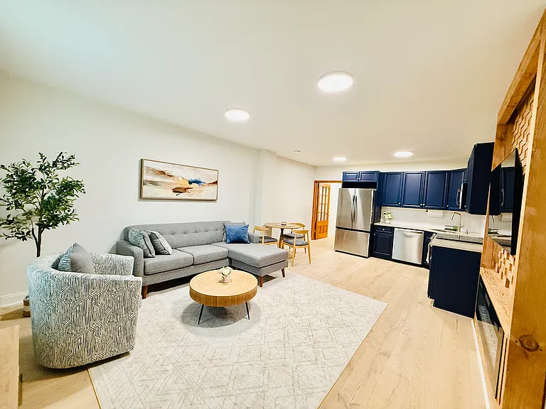 2504 E York St #1 — Photo 4