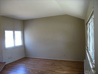5th image of 19 Elchester Dr