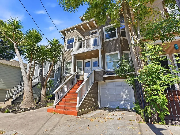 2533-2535 Filbert St — Photo 3