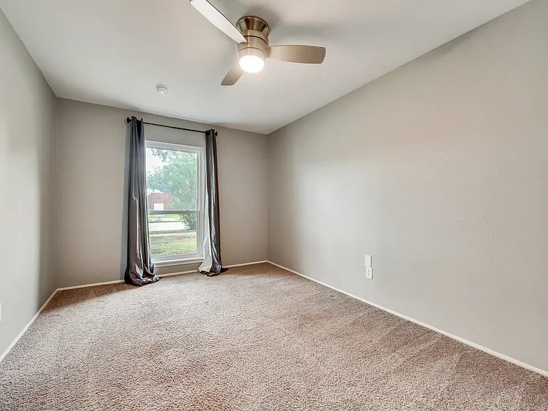 4924 Wagner Dr — Photo 22