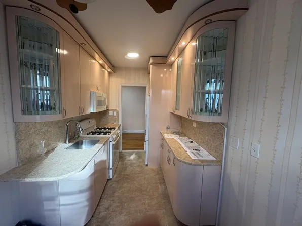 65-38 Booth Street image 8 of 16