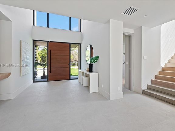 4th image of 5854 SW 30th St