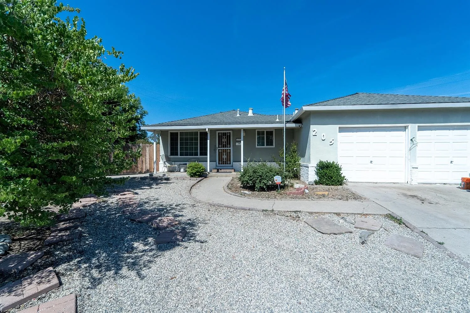 205 Martha St photo 1