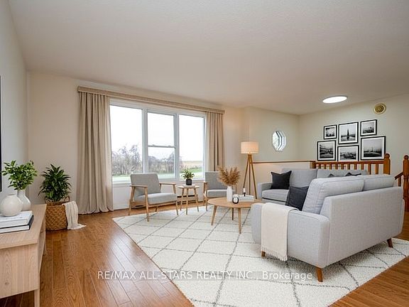 5th image of 70 Hillhead Rd