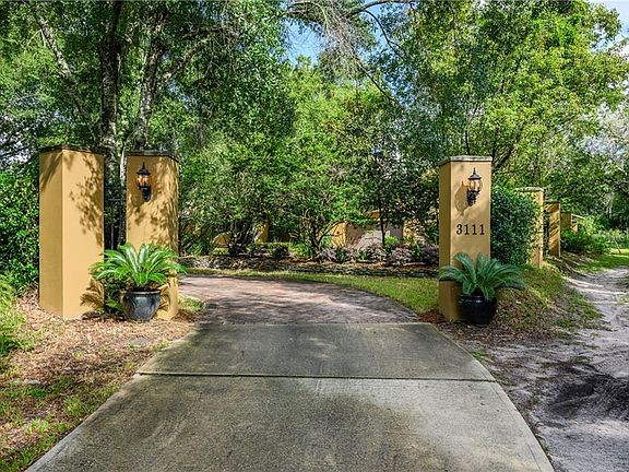 2nd image of 3111 Holliday Ave