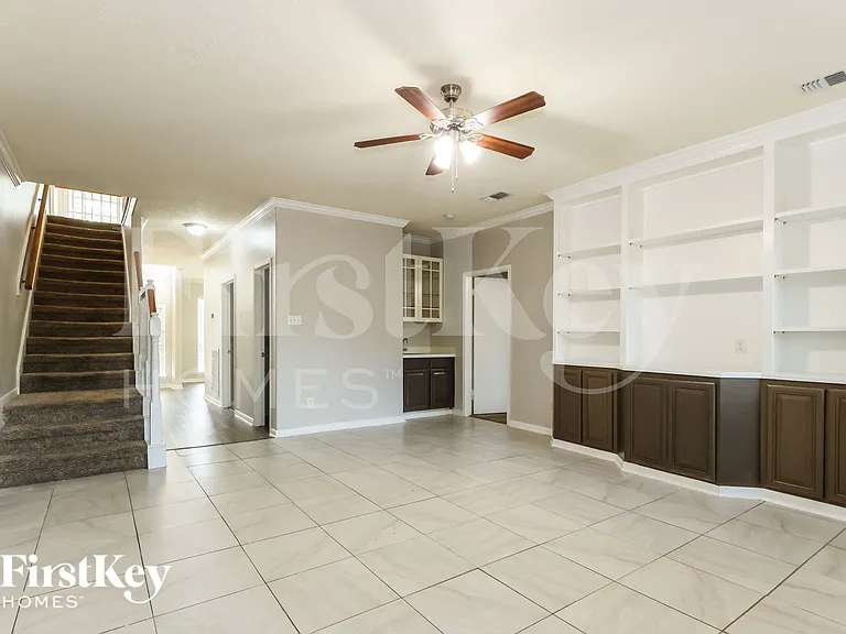 9131 Landry Blvd — Photo 5