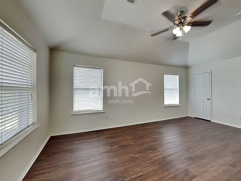 429 Bell Dr — Photo 10