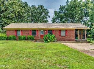 1945 E Franklin St, Carthage, MS 39051