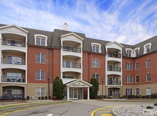 310 Regency Pl, Woodbridge, NJ 07095