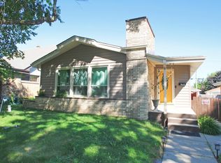 8904 W Grantosa Dr, Milwaukee, WI