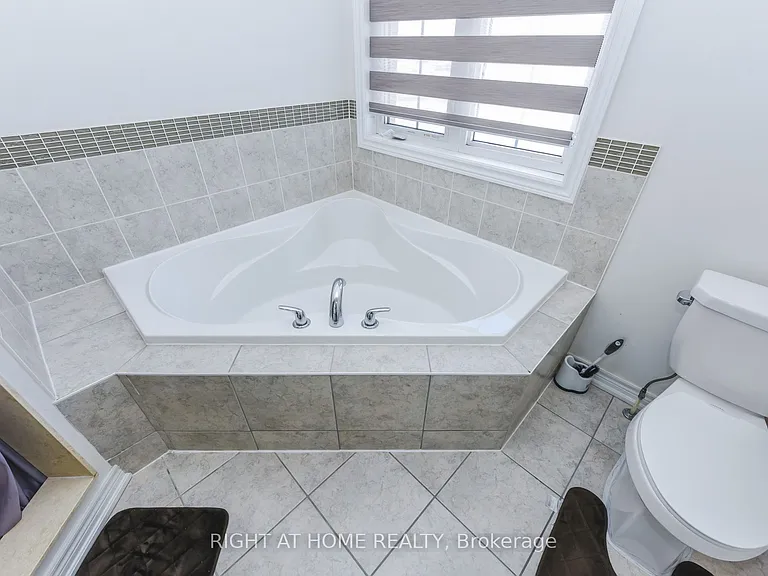 36 Spokanne St — Photo 29