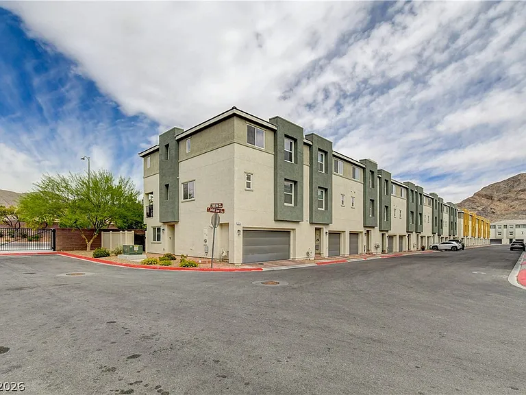 3715 Brilliant Sunset St — Photo 48