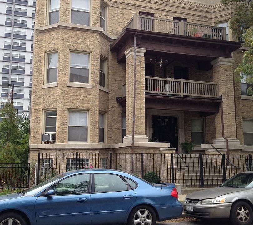 1st image of 833 W Leland Ave APT 2R