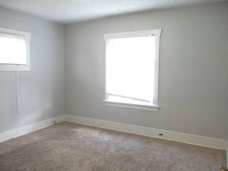 4826 S Park Ave — Photo 21