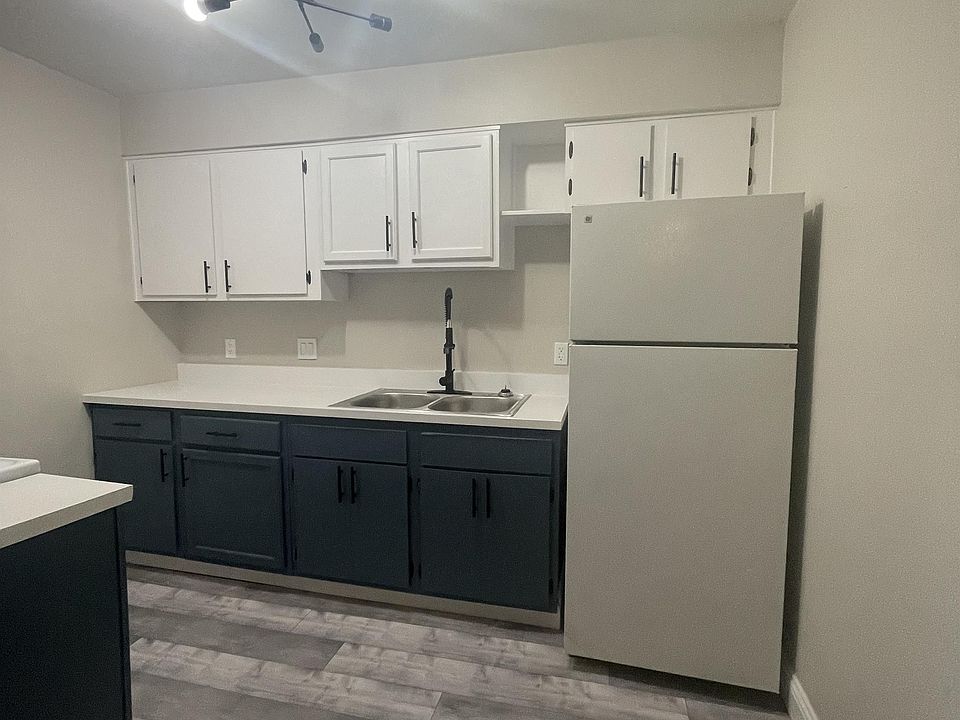 1st image of 2810 S Poplar St #3