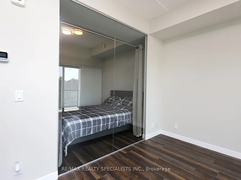 15 Queen St S #1101 — Photo 15
