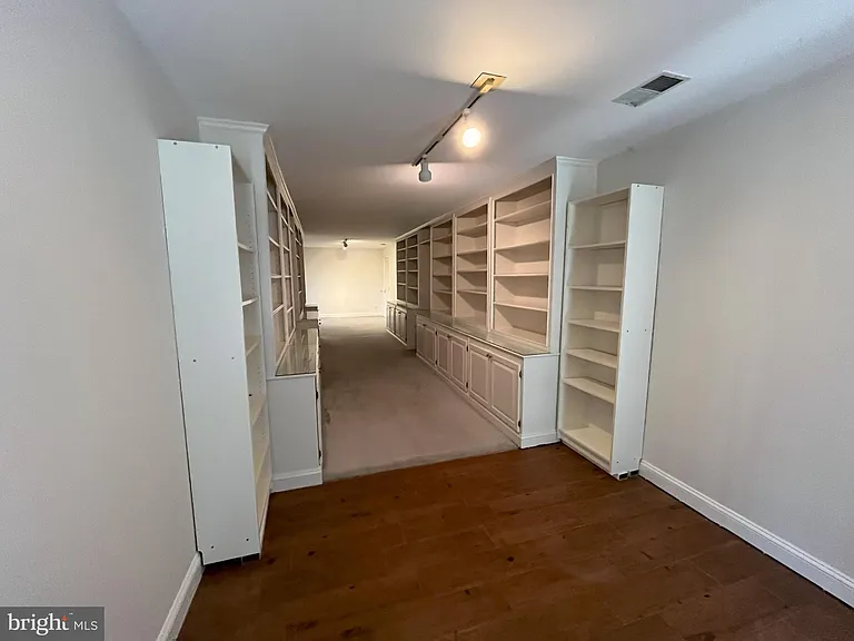 5179 Macomb St NW — Photo 22