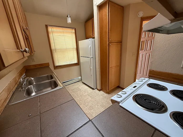 3131 Bell Dr — Photo 2
