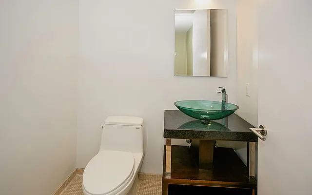 Sold by Home Realty NYC | media 21