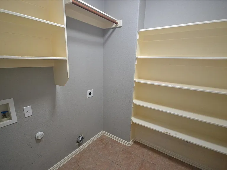 1705 Lions Den — Photo 17