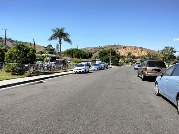 Exterior Neighborhood (street photo)