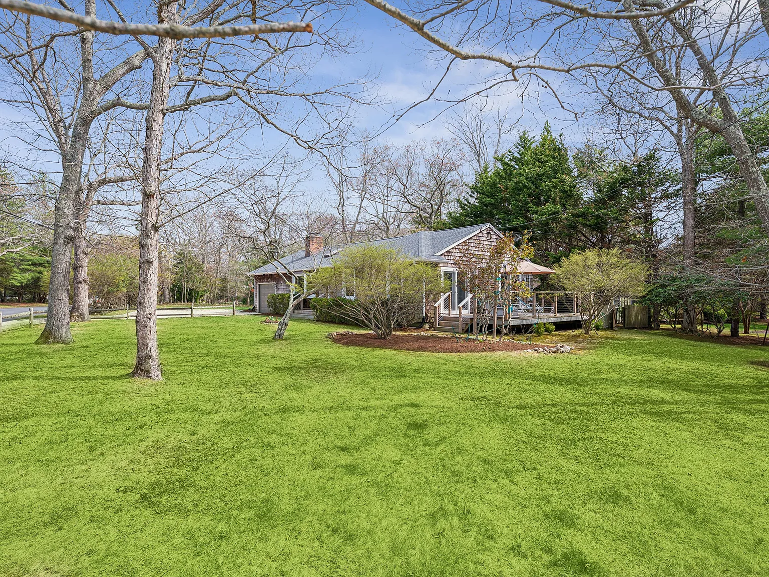 Easy living in a one level home — Photo 2