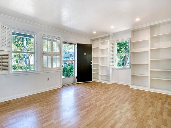 3rd image of 32 Martin Drive