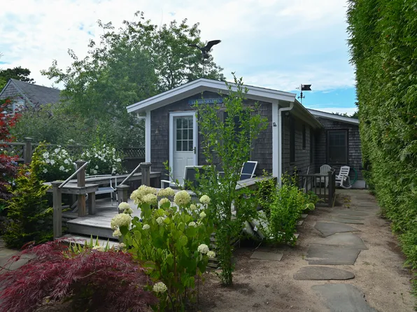 1 Hull Ln #2, Nantucket, MA 02554