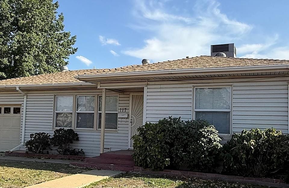 2nd image of 117 E Highland Dr