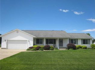 105 B St NE, Walford, IA
