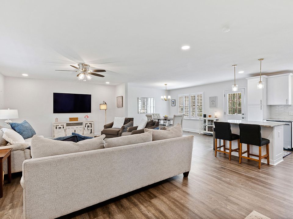 1st image of 6713 Brookhollow Dr