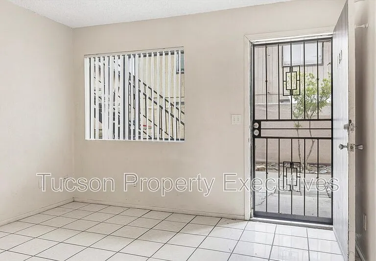 319 E Mohave Rd #109 — Photo 6