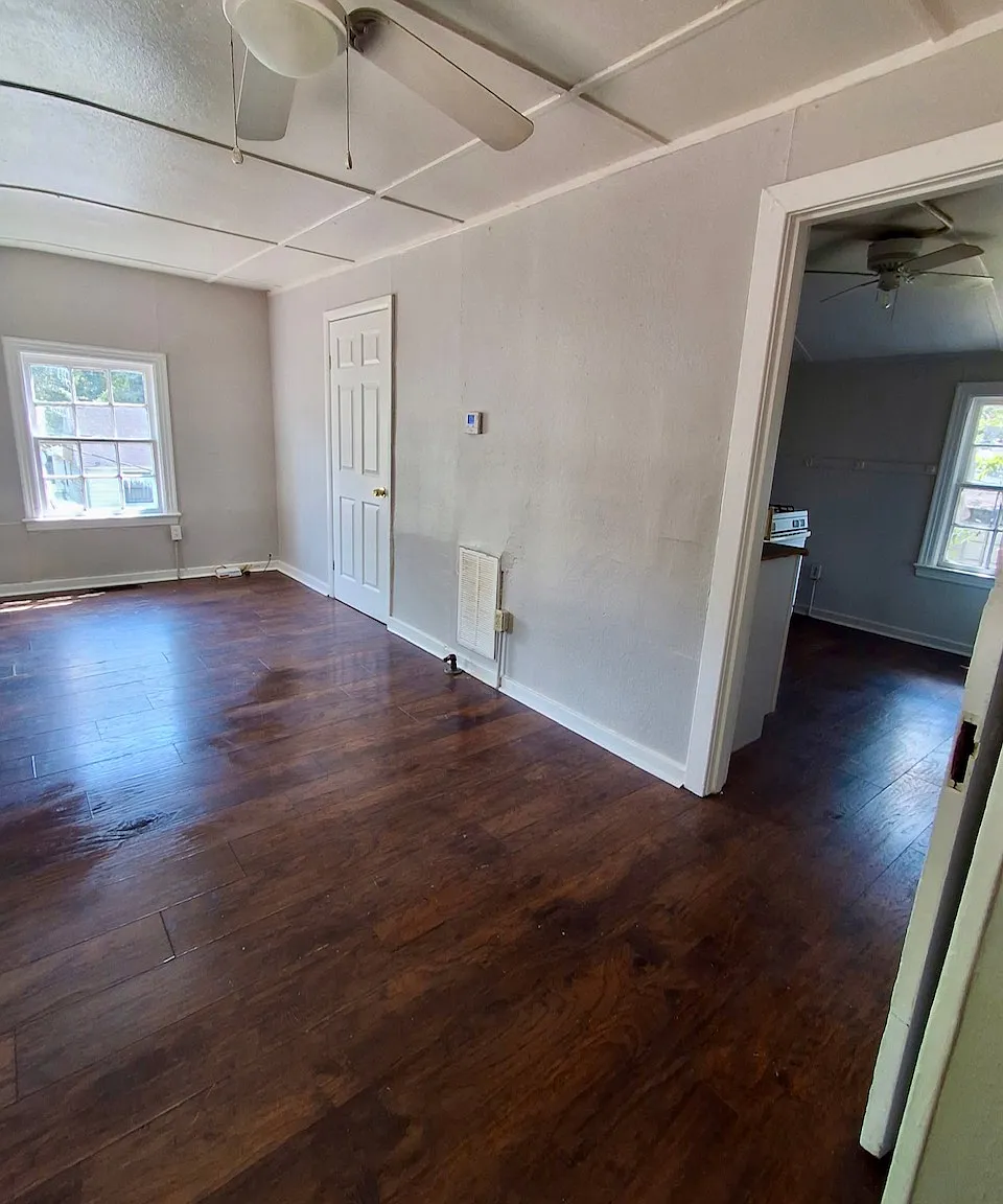 923 Abigail Street - C — Photo 3